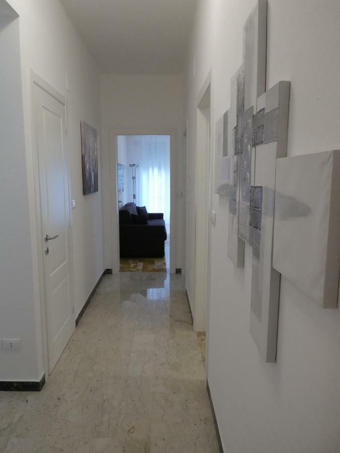Isola Di Man Apartment Imperia Exterior foto