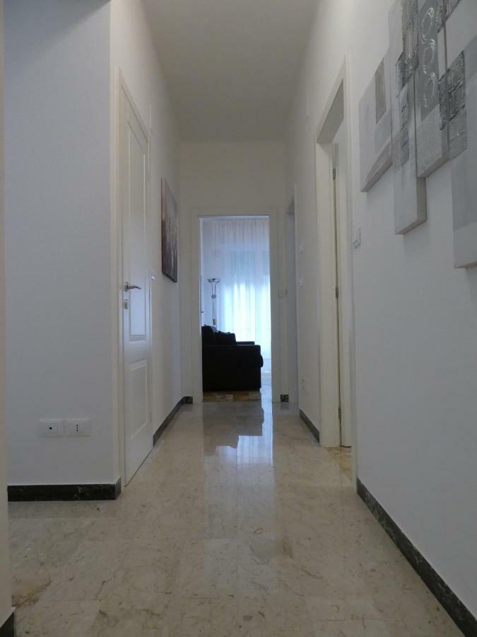 Isola Di Man Apartment Imperia Exterior foto